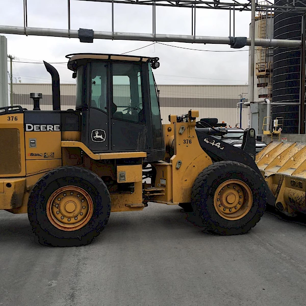 John Deere 444 Loader